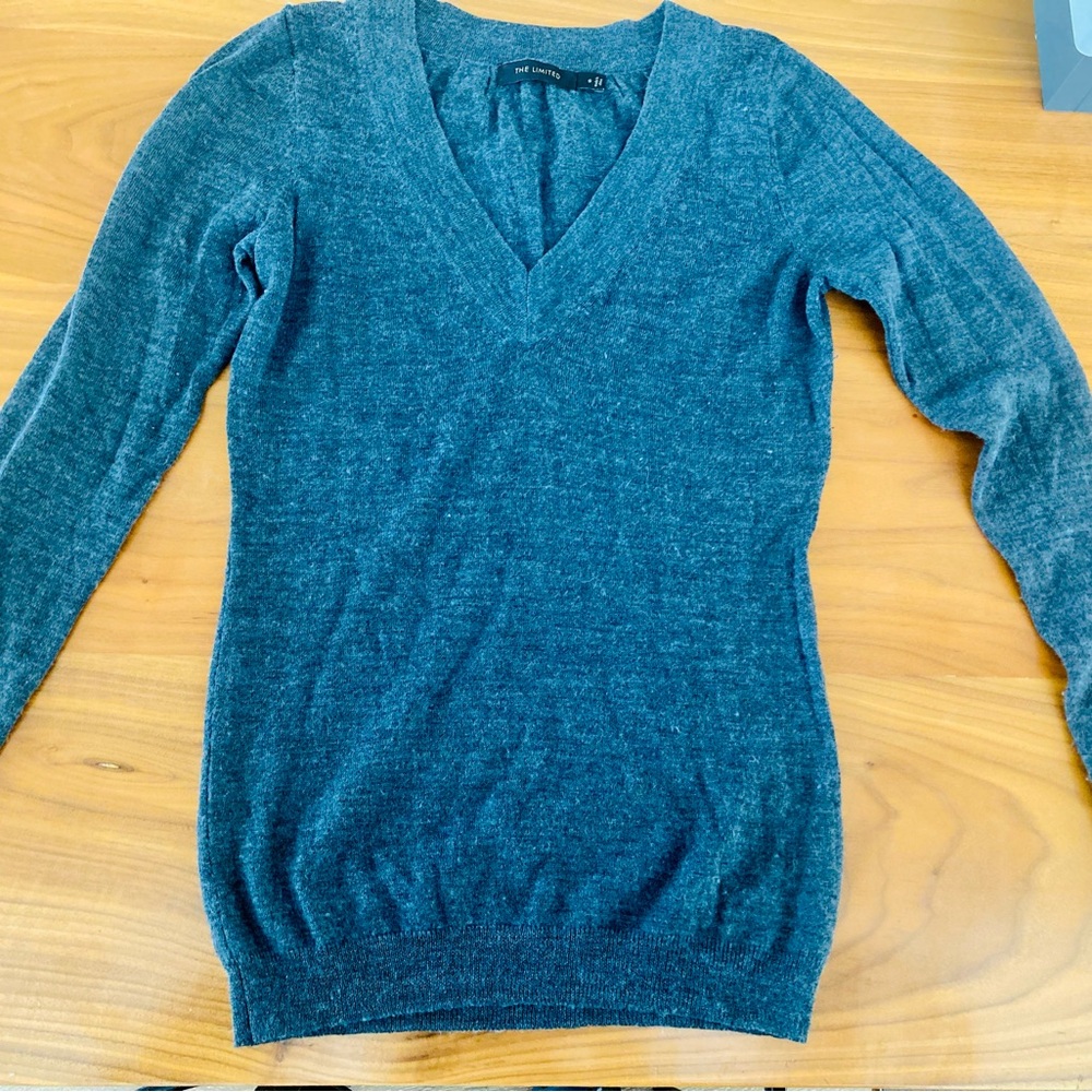 The Limited Women's V-Neck Sweater - Grey